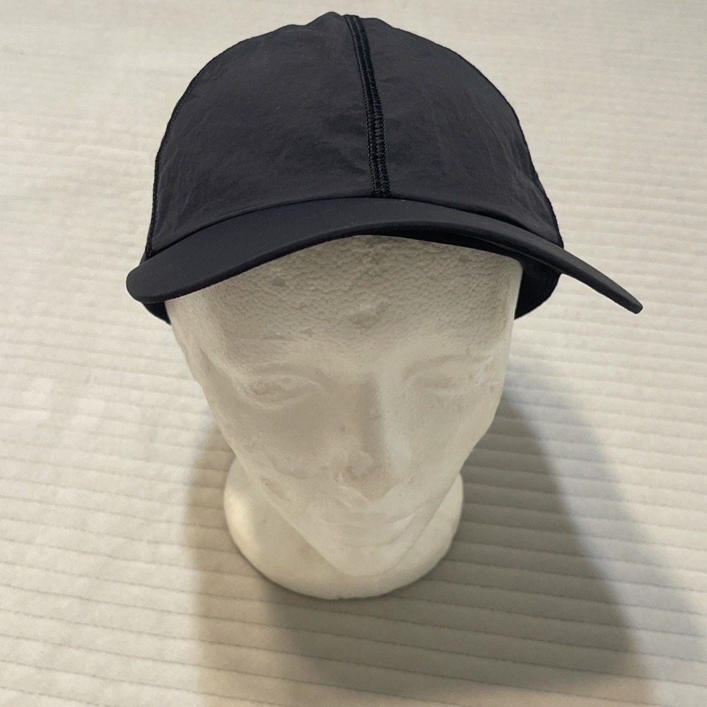 Lululemon Baseball Hat Cap Black Six Panel Vented Adjustable - Size OSFM
